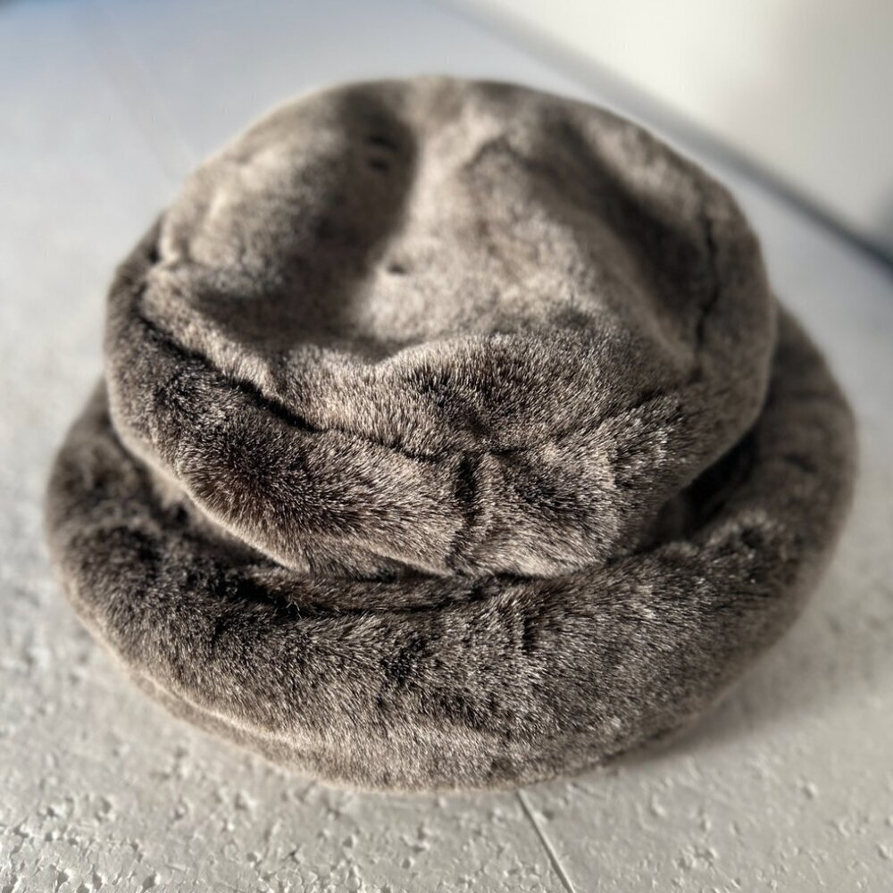 Laura Ashley Vintage OSFA Gray Vegan Fur Bucket Hat Winter Chic Staple Timeless - Picture 5 of 9
